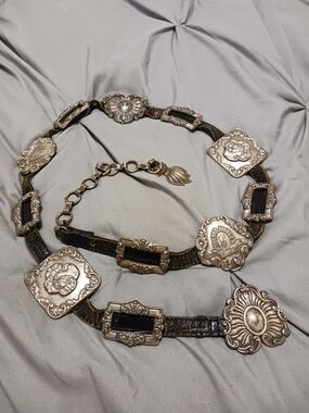 Brighton - 41503 Vtg Black Leather Belt with Ornate Silver-Tone Cameo  Conchos M